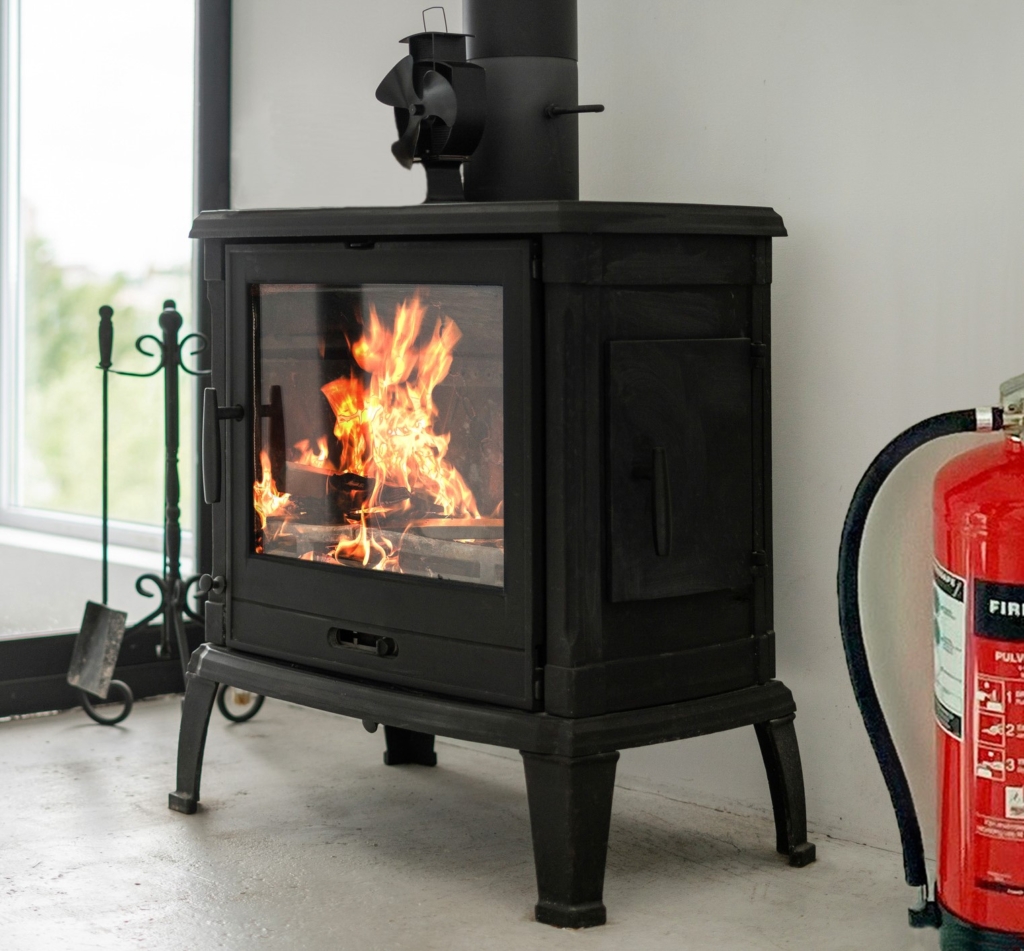 Firesafe sammutin takan vieressä